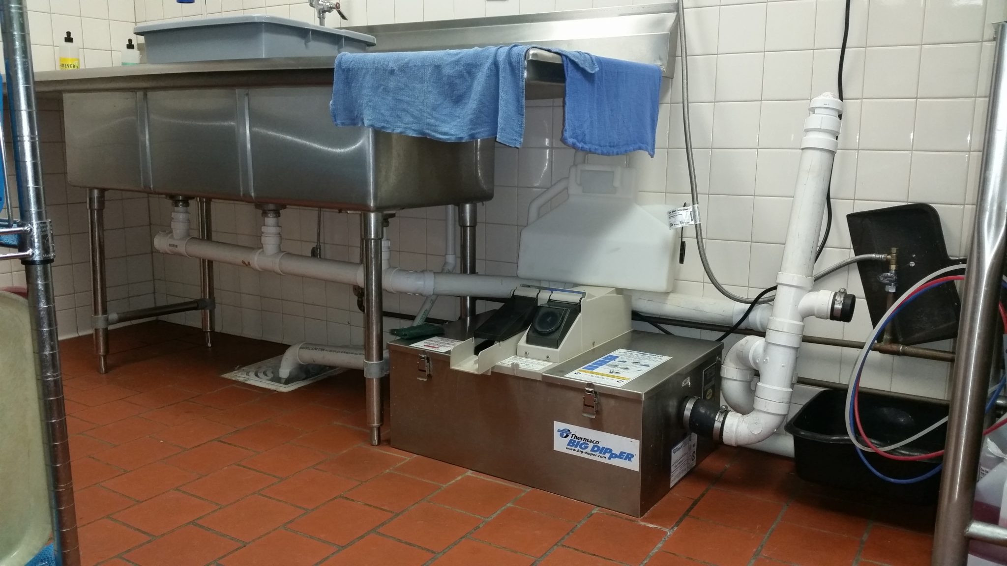 commercial kitchen sink need trap